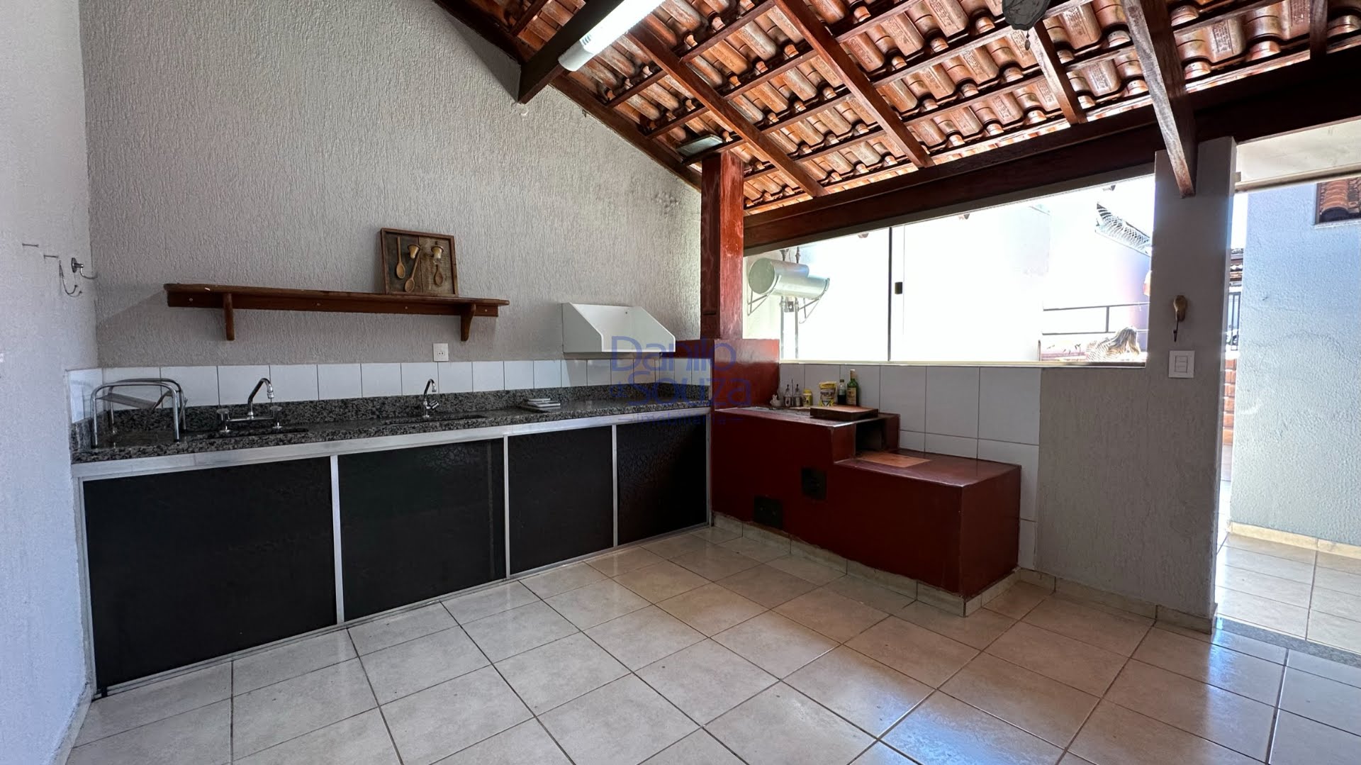 Casa à venda com 3 quartos, 1 suíte, 4 vagas e 300m² no Alvorada, Araxá (MG) — foto 3 de 25