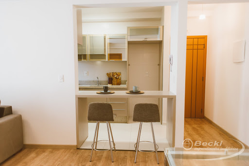 Living do apartamento decorado