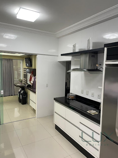 Apartamento 5 suítes na meia praia - Itapema 