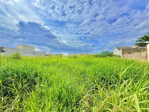 Lote / Terreno em Loteamento Jardins Florença  -  Catalão