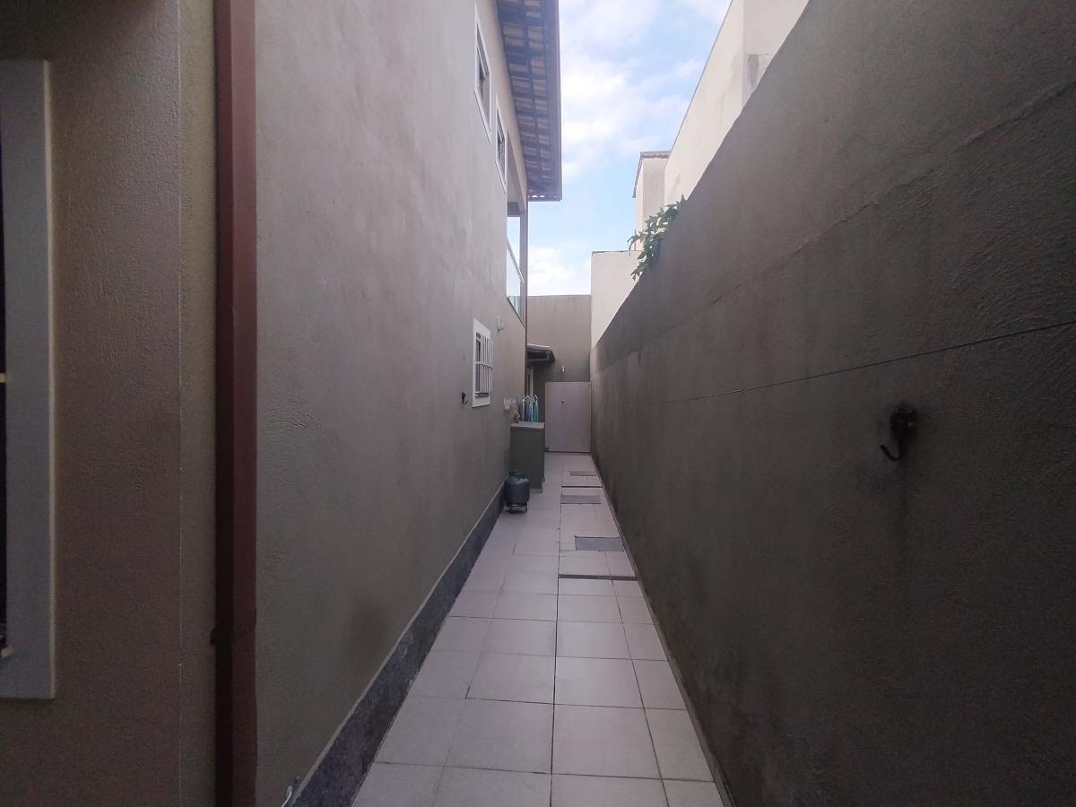Casa à venda com 3 quartos, 2 suítes, 2 vagas e 150m² no Jardim Mariléa, Rio das Ostras (RJ) — foto 27 de 28