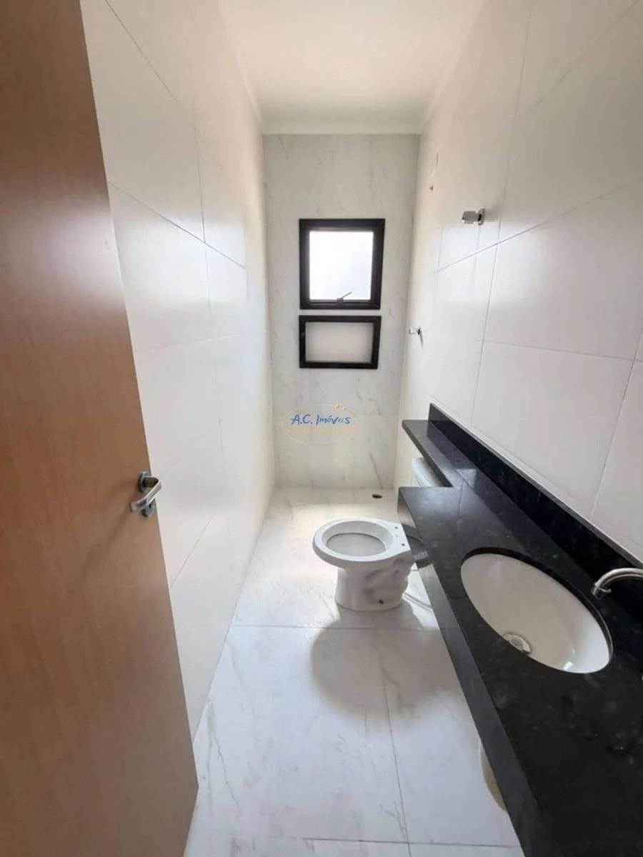 Casa à venda com 3 quartos, 1 suíte, 2 vagas e 120m² no Aviação, Praia Grande (SP) — foto 10 de 16