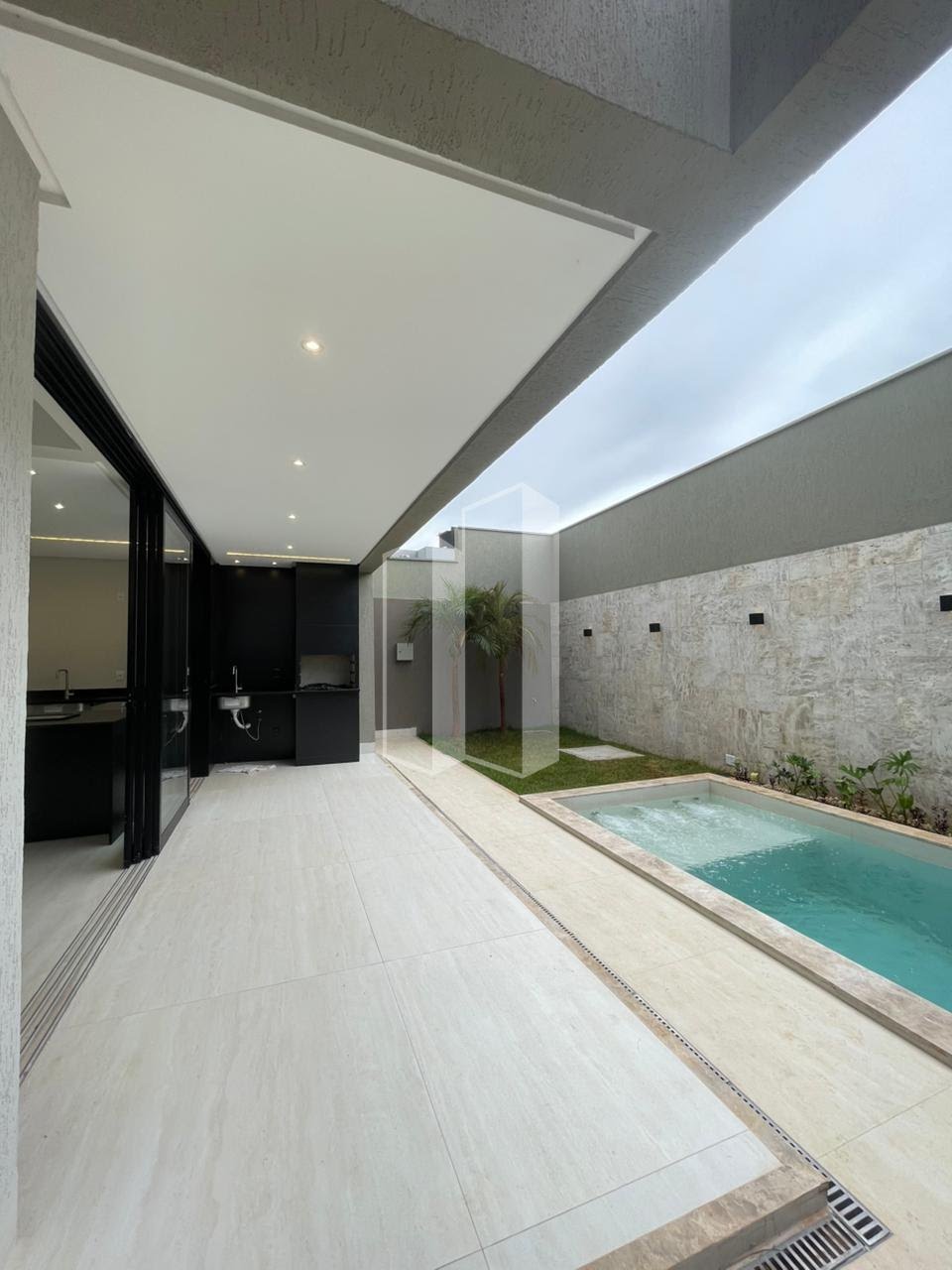 Casa à venda com 3 quartos, 3 suítes, 4 vagas e 220m² no Jardins Parma, Senador Canedo (GO) — foto 15 de 30