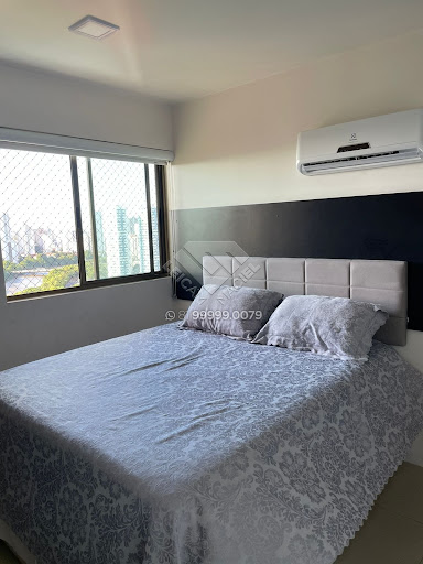 Compre Apartamento com 4 quartos,  4 Suites,  3 Vagas e 208m² na Torre Semi-Mobiliado