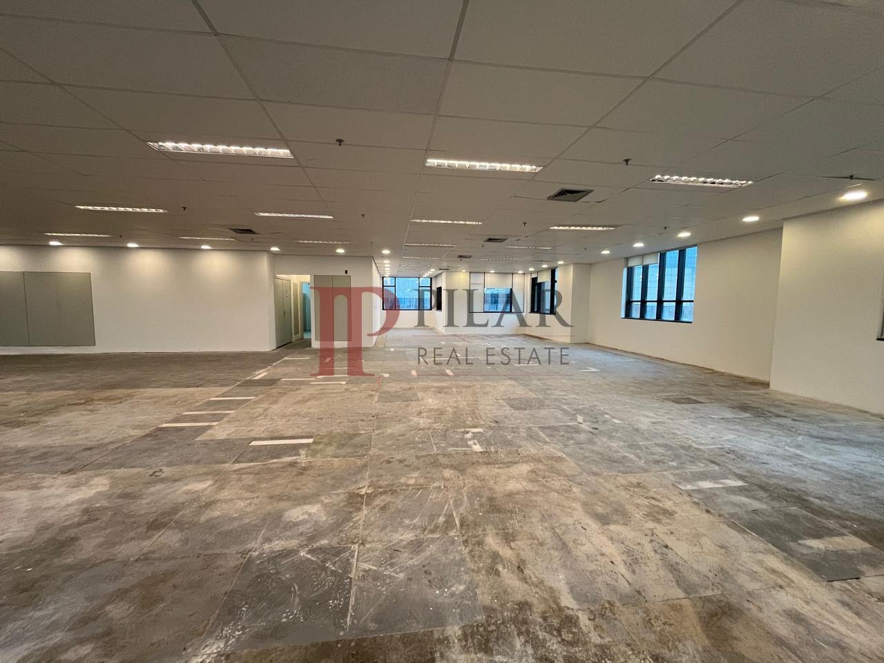 Andar para locação próximo a estação  
