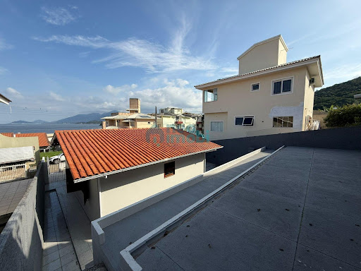 Casa em Ponta de Baixo  -  São José