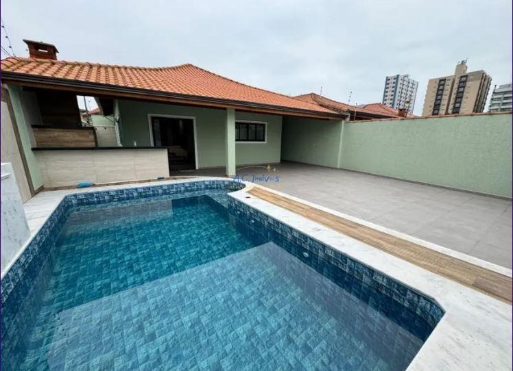 Casa à venda com 3 quartos, 4 banheiros, 5 vagas e 138m² no Balneario Flórida, Praia Grande — foto principal
