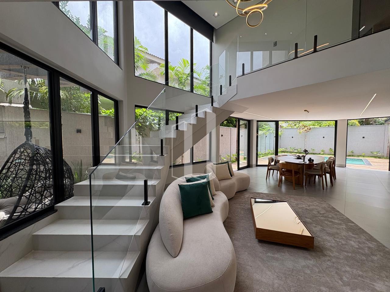 Casa à venda com 3 quartos, 4 banheiros, 4 vagas e 286m² no Jardins Madri, Goiânia — foto principal
