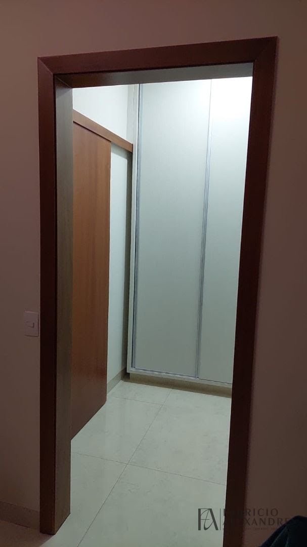 Casa à venda com 3 quartos, 1 suíte, 4 vagas e 214m² no Jardim Botanico, Bady Bassitt (SP) — foto 2 de 19