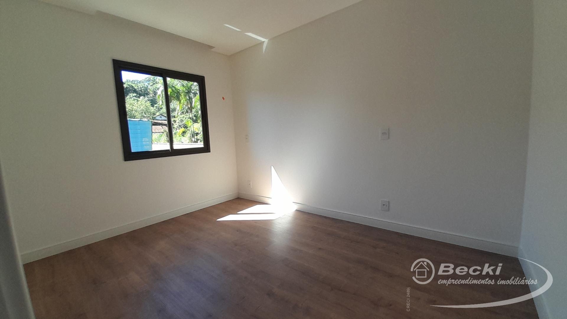Casa à venda com 4 quartos, 1 suíte, 4 vagas e 131m² no Glória, Joinville (SC) — foto 22 de 22