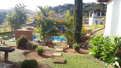 ÁREA TERRENO