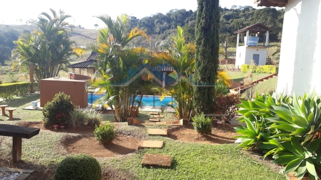 ÁREA TERRENO