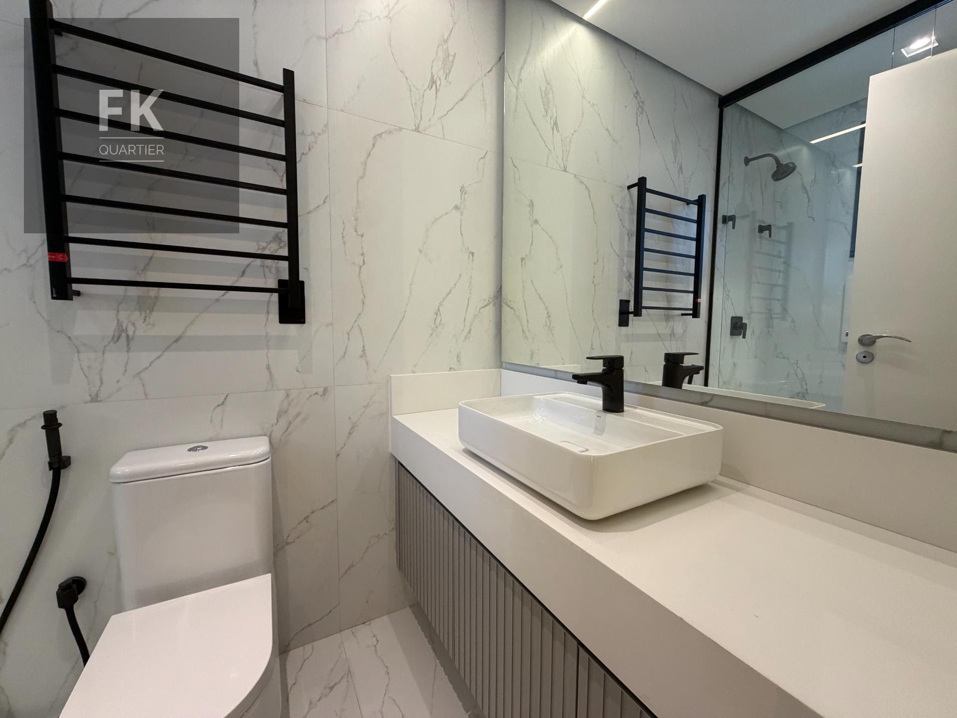 Casa à venda com 5 quartos, 5 suítes, 6 vagas e 670m² no Alphaville Residencial Dois, Barueri (SP) — foto 27 de 30