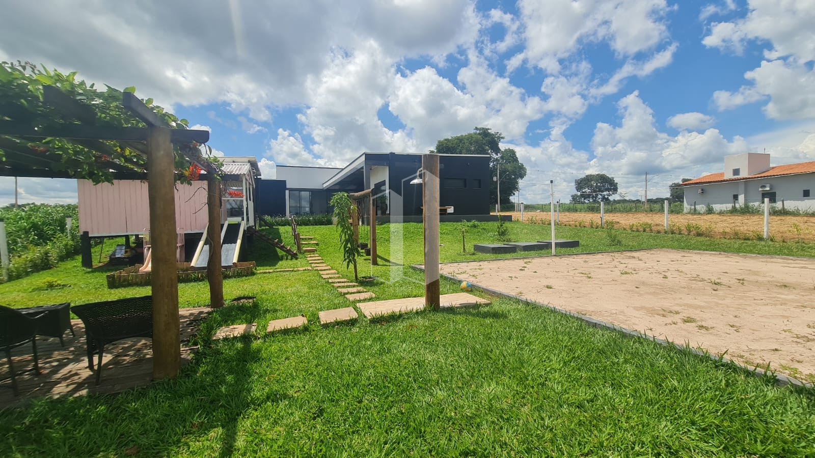 Casa à venda com 4 quartos, 4 suítes, 4 vagas e 271m² no Residencial Solar São Francisco II, Trindade (GO) — foto 29 de 30