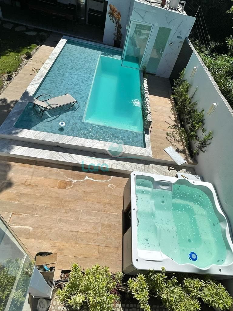 Casa à venda com 4 quartos, 4 suítes, 3 vagas e 600m² no Extensão do Bosque, Rio das Ostras (RJ) — foto 17 de 30