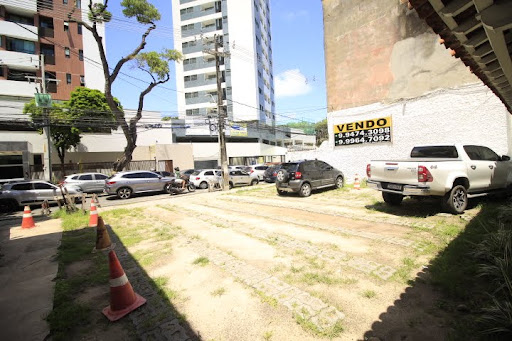 Casa com 12 vagas de garagem para venda no centro do Recife