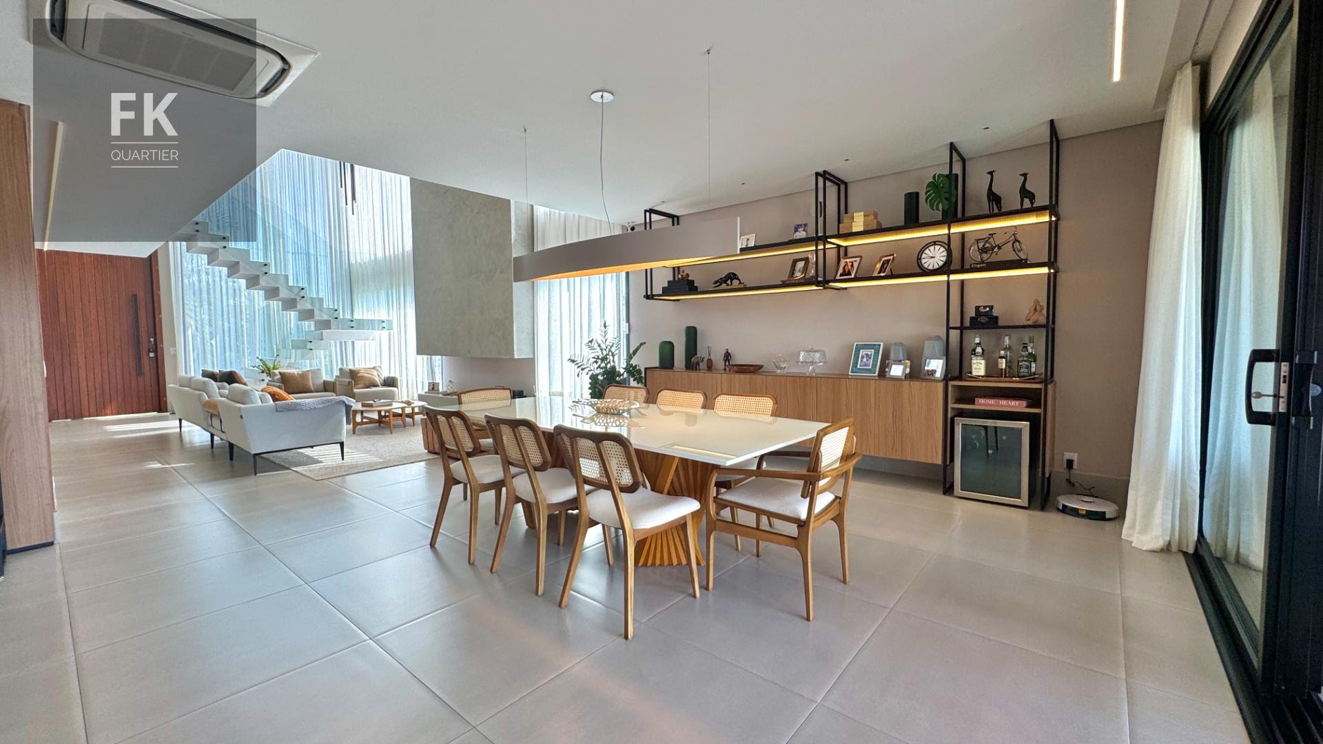 Casa à venda com 4 quartos, 4 suítes, 6 vagas e 574m² no Cidade Tamboré, Santana de Parnaíba (SP) — foto 4 de 26