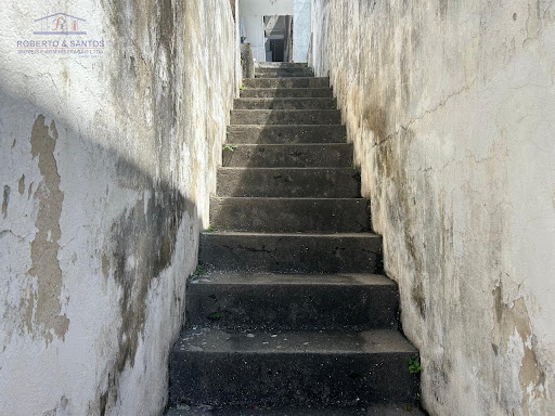 Escadas de acesso