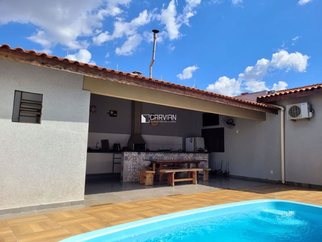 Casa à venda com 3 quartos, 3 banheiros, 4 vagas e 170m² no Jardim Jóquei Clube, Ribeirão Preto — foto principal