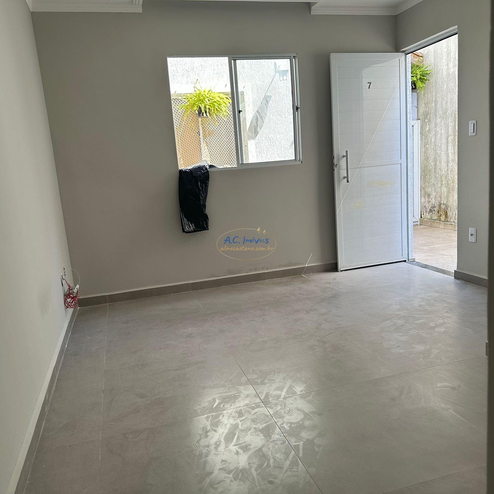 Casa à venda com 2 quartos, 2 banheiros, 1 vaga e 61m² no Jardim Melvi, Praia Grande (SP) — foto 9 de 17