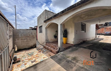 Casa à Venda no bairro Santos Dumont, Pará de Minas - 4 Quartos, 3 Suítes