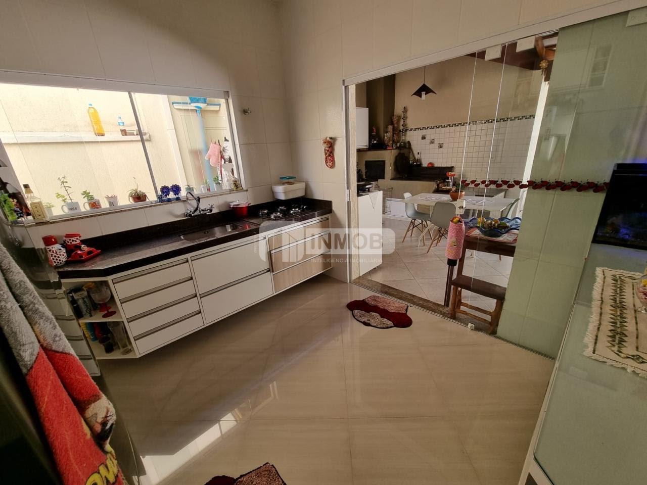 Casa à venda com 4 quartos, 3 suítes, 2 vagas e 270m² no Caminho Novo, Tremembé (SP) — foto 25 de 30