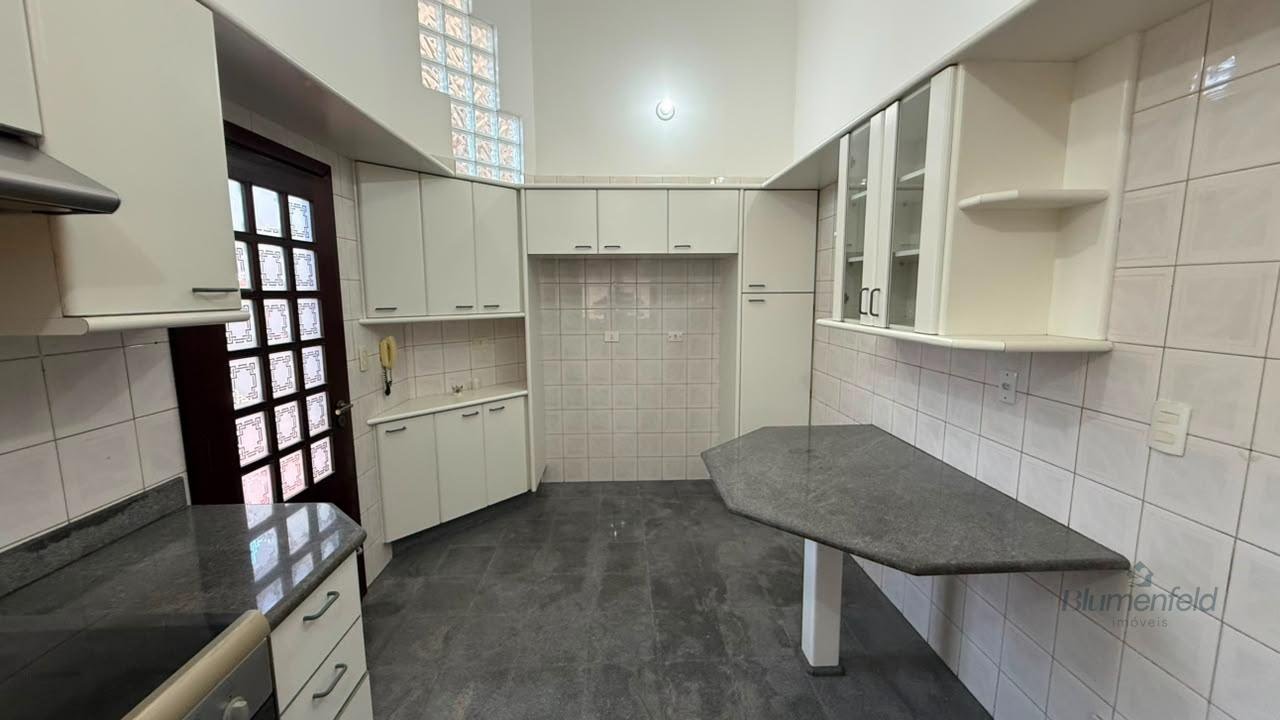 Casa para alugar com 3 quartos, 2 suítes, 3 vagas e 200m² no Condomínio Arujazinho IV, Arujá (SP) — foto 25 de 30
