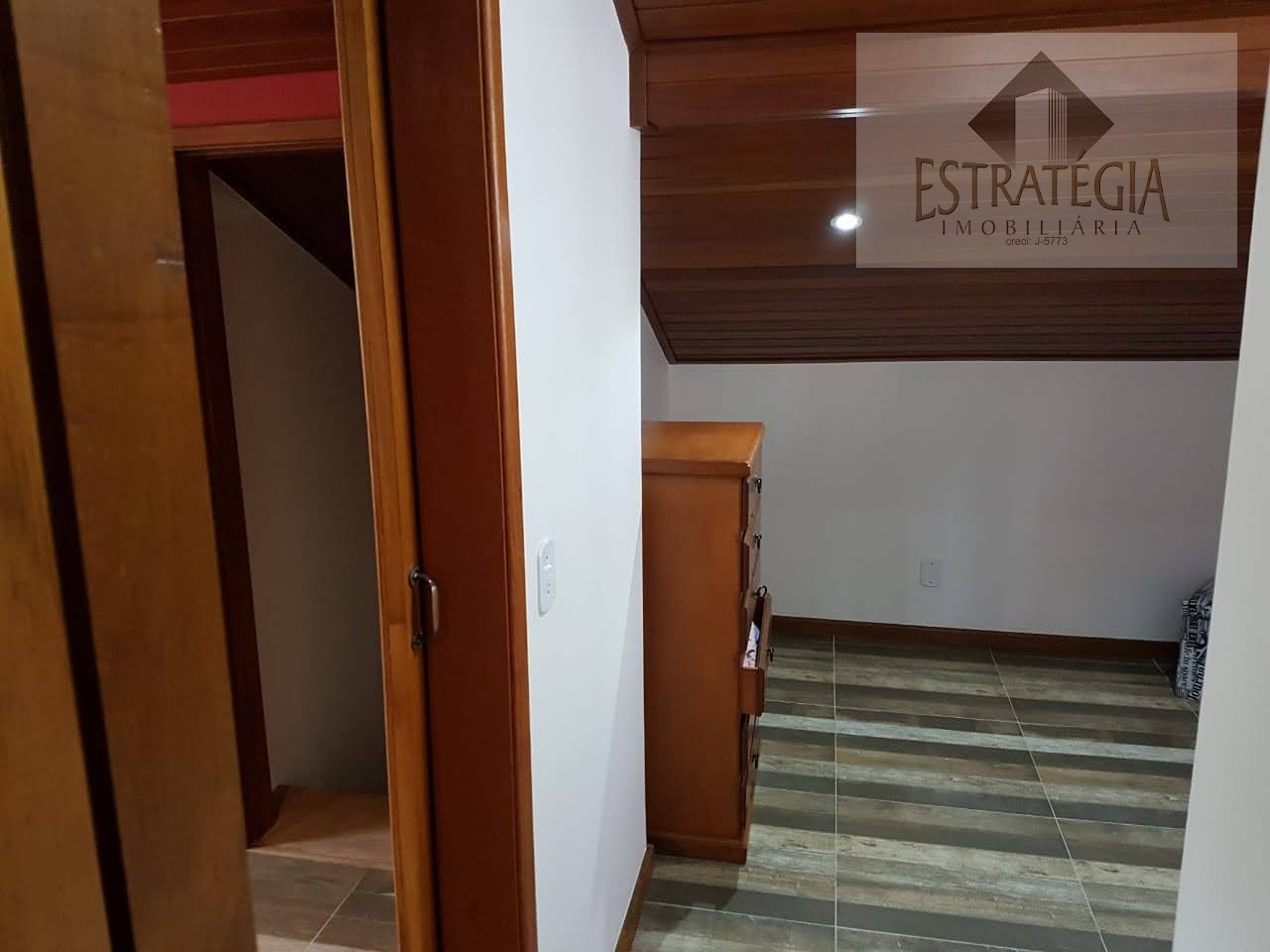 Casa à venda com 3 quartos, 1 suíte, 4 vagas e 225m² no Bingen, Petrópolis (RJ) — foto 24 de 30