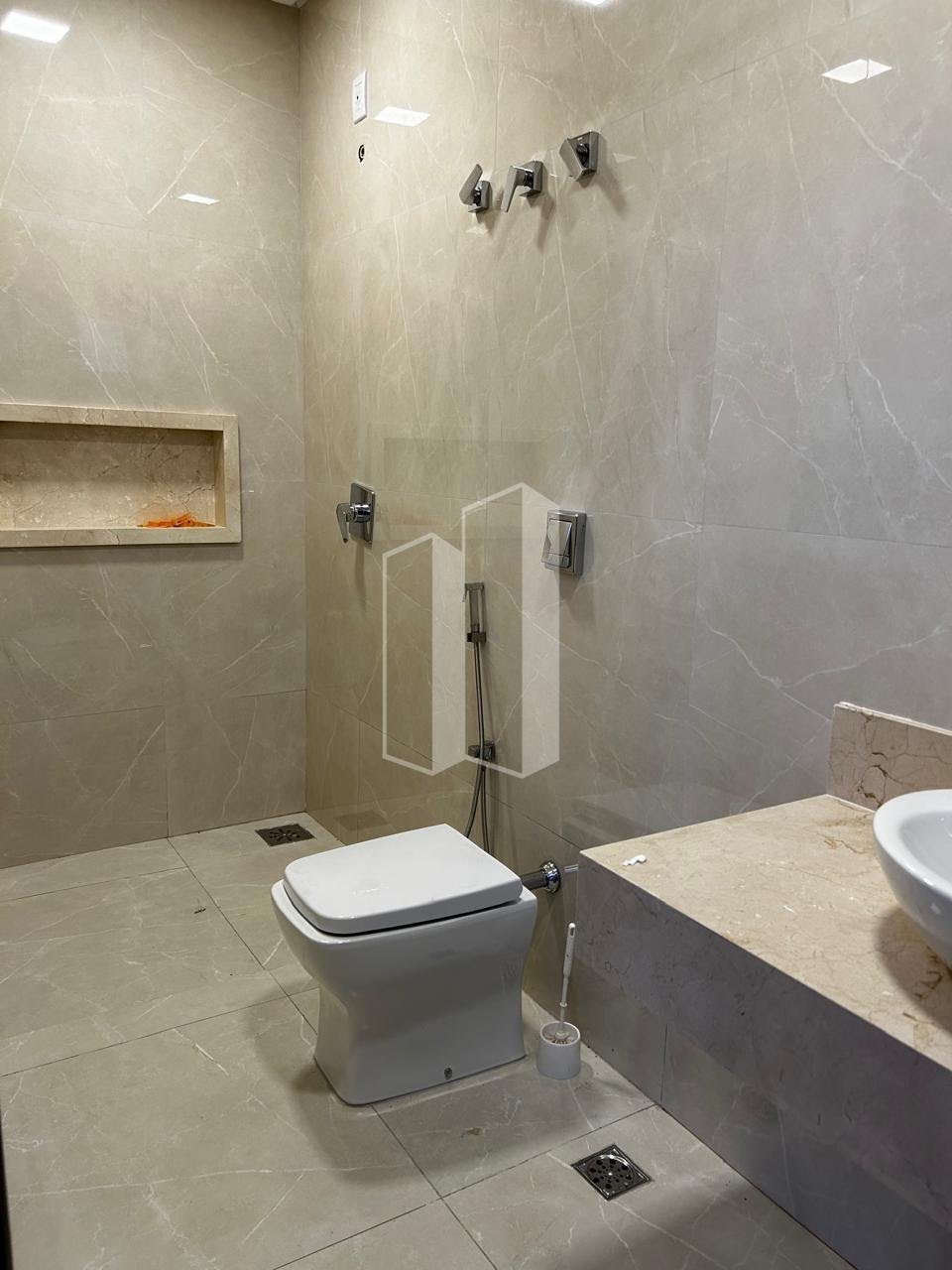 Casa à venda com 4 quartos, 4 suítes, 4 vagas e 464m² no Residencial Parque Mendanha, Goiânia (GO) — foto 11 de 16