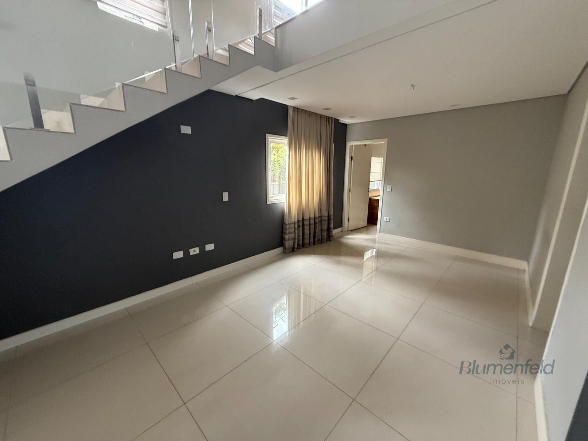 Casa à venda com 4 quartos, 4 suítes, 4 vagas e 300m² no Condomínio Arujazinho IV, Arujá (SP) — foto 10 de 30