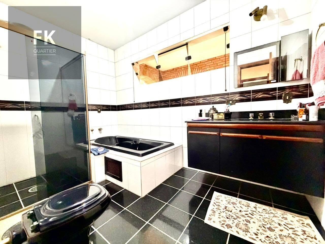 Casa à venda com 4 quartos, 4 suítes, 4 vagas e 675m² no Alphaville Residencial Um, Barueri (SP) — foto 18 de 19