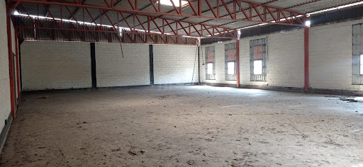 Excelente área industrial com toda infraestrutura para aluguel ou venda com 2000m2 em Donana, próxima à rodovia Campos/Farol cod 15797