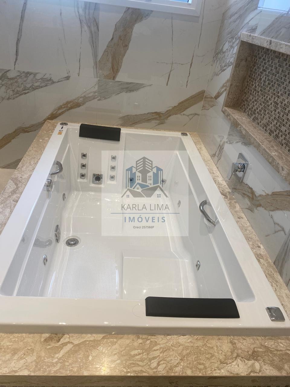 Casa à venda com 6 quartos, 6 suítes, 3 vagas e 1050m² no Jardim Acapulco, Guarujá (SP) — foto 17 de 22