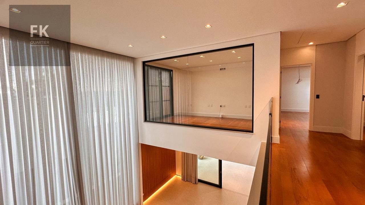 Casa à venda com 4 quartos, 4 suítes, 6 vagas e 610m² no Residencial Burle Marx, Santana de Parnaíba (SP) — foto 13 de 26