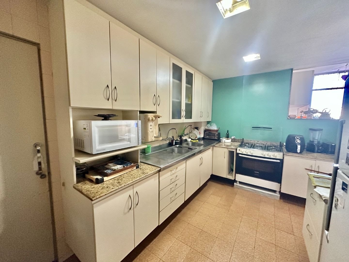 Apartamento à venda com 4 quartos, 1 suíte, 1 vaga e 241m² no Copacabana, Rio de Janeiro (RJ) — foto 30 de 30
