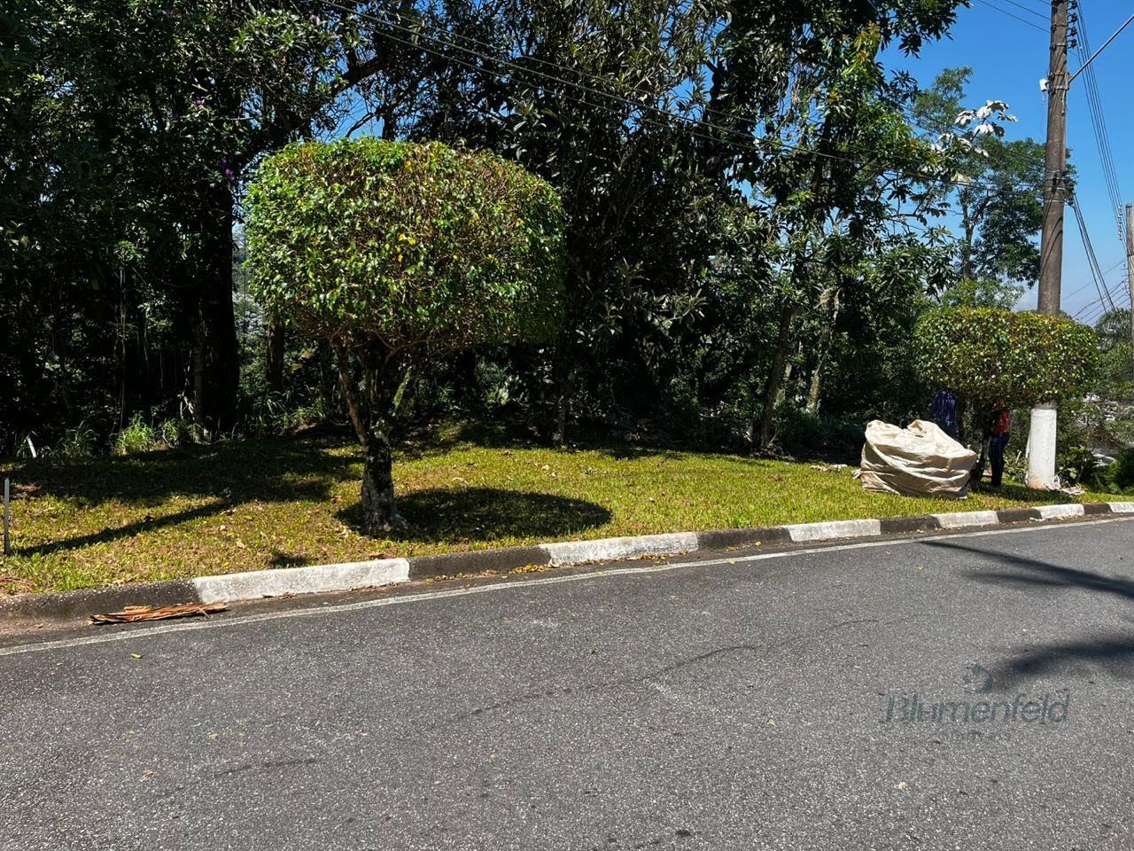 Terreno à venda com 406m² de terreno no Condomínio Country Club, Arujá — foto principal