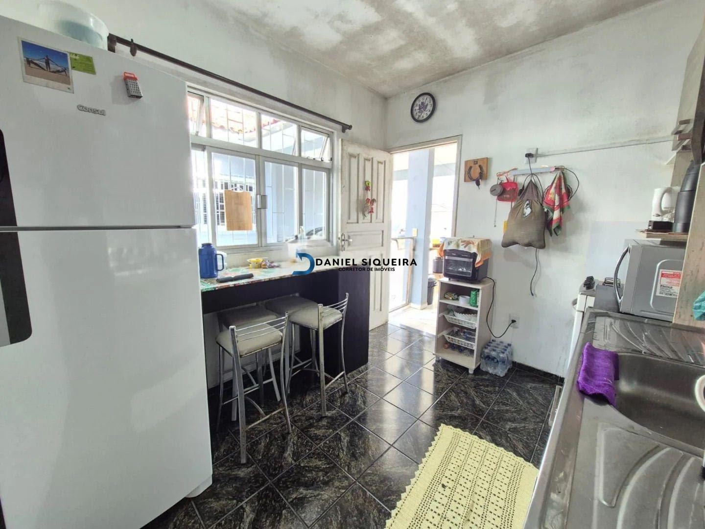 Casa à venda com 4 quartos, 2 banheiros, 4 vagas e 135m² no Centro, Biguaçu (SC) — foto 9 de 13