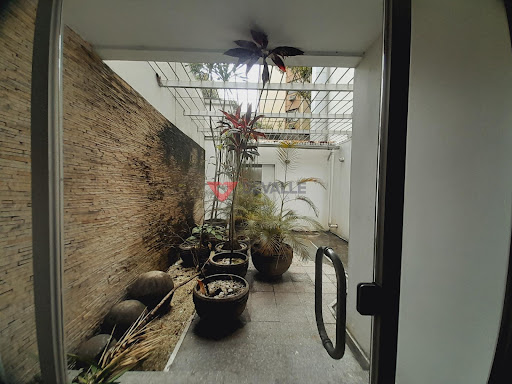 Loja para Locação em Humaitá RJ, 490m², 14 cômodos