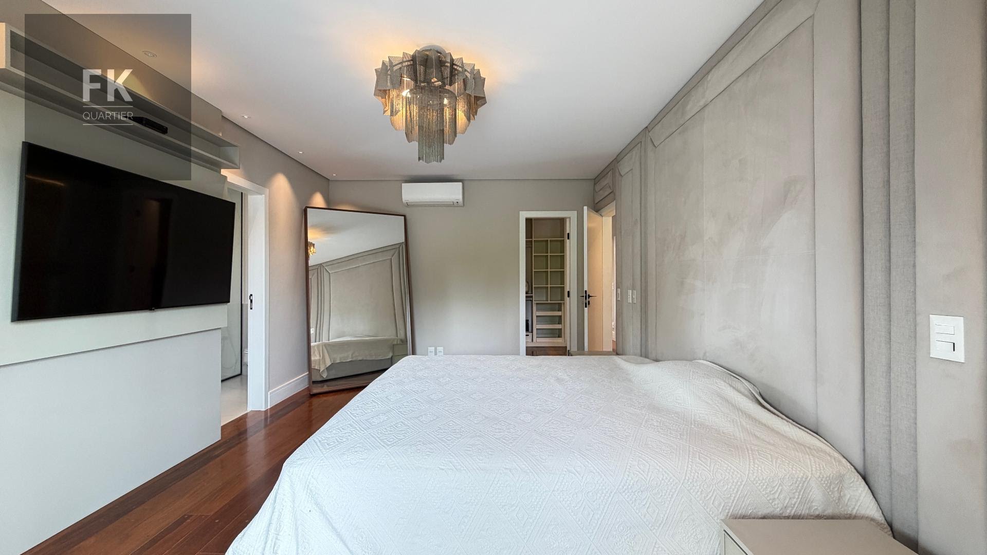 Casa à venda com 5 quartos, 5 suítes, 4 vagas e 350m² no Alphaville Residencial Dois, Barueri (SP) — foto 28 de 30