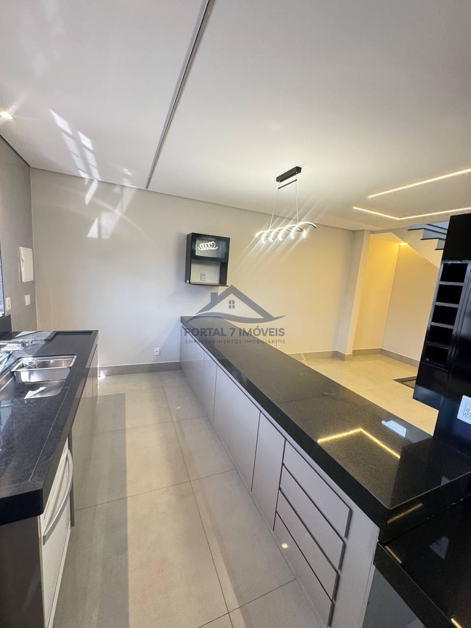 Casa à venda com 4 quartos, 1 suíte, 2 vagas e 210m² no Jardim Arizona, Sete Lagoas (MG) — foto 8 de 20