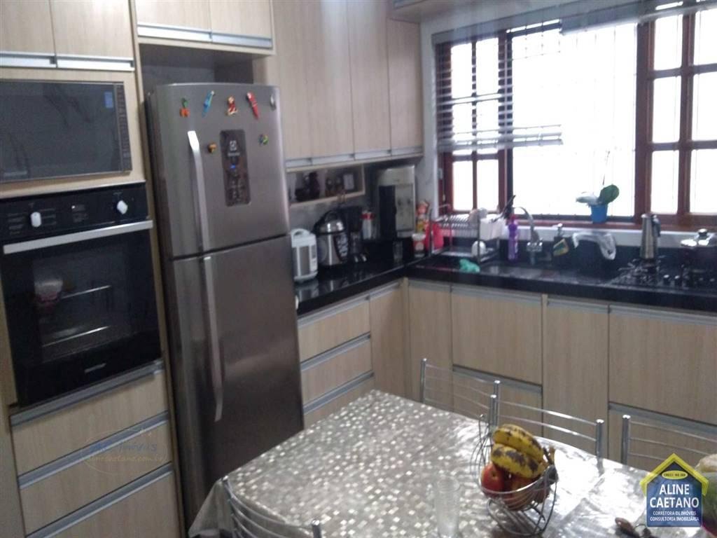 Casa à venda com 3 quartos, 1 suíte, 4 vagas e 131m² no Vila Tupi, Praia Grande (SP) — foto 6 de 30