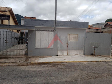 Casa com 4 kitnet no  Centro  -  Extrema