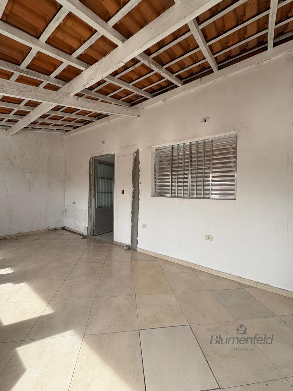 Casa à venda com 4 quartos, 1 suíte, 6 vagas e 200m² no Nova Arujá, Arujá (SP) — foto 14 de 23
