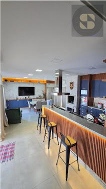Casa em Santa Rosa, Cuiabá: 4 Suítes e 262m²