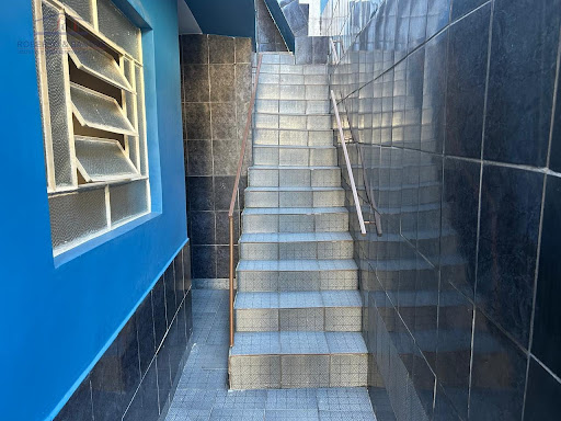Escadas de acesso a casa de cima
