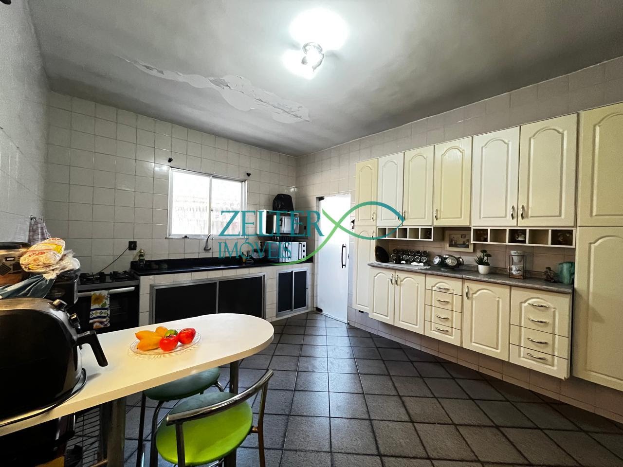 Casa à venda com 4 quartos, 2 suítes, 2 vagas e 251m² no Rocha Miranda, Rio de Janeiro (RJ) — foto 11 de 30