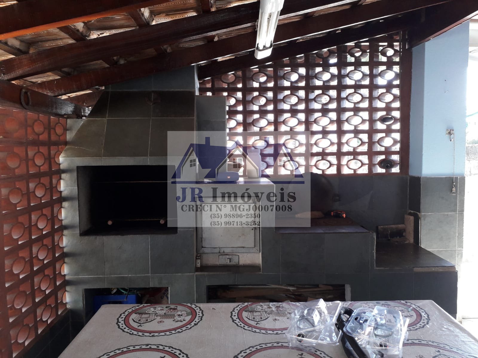 Casa à venda com 3 quartos, 2 banheiros, 2 vagas e 480m² no Centro, Piranguçu (MG) — foto 8 de 9
