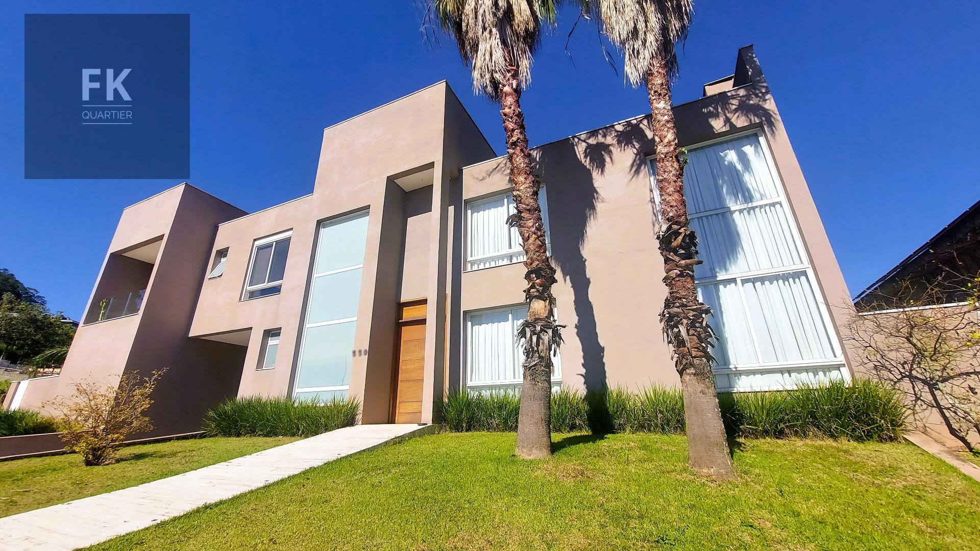 Casa à venda com 4 quartos, 7 banheiros, 6 vagas e 720m² no Tamboré, Barueri — foto principal