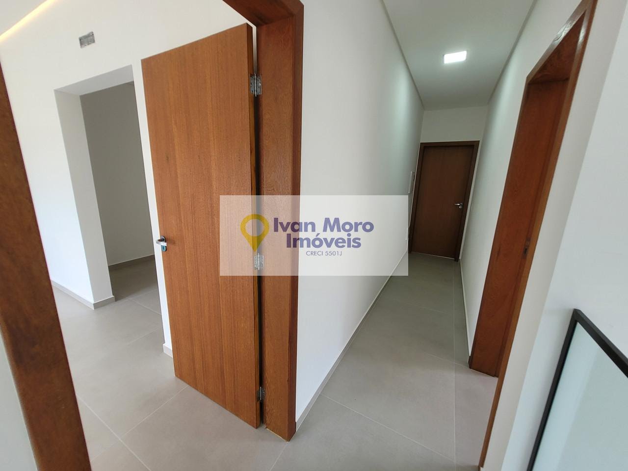 Casa à venda com 4 quartos, 3 suítes, 4 vagas e 270m² no São João do Rio Vermelho, Florianópolis (SC) — foto 12 de 27