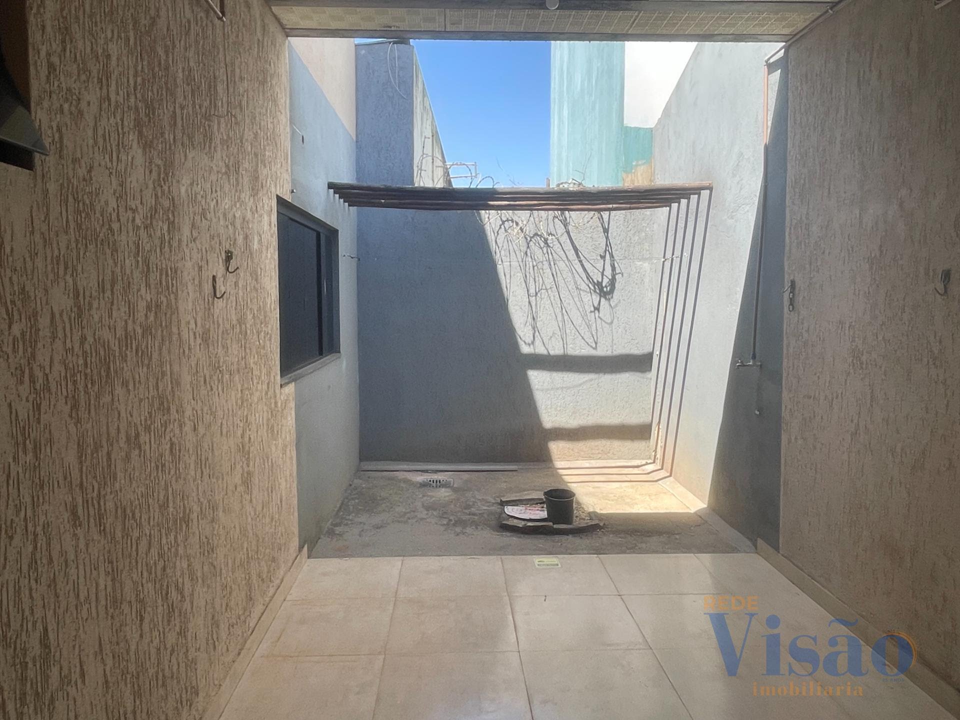 Casa à venda com 4 quartos, 2 banheiros, 2 vagas e 260m² no Nsa Aparecida, Paracatu (MG) — foto 2 de 20